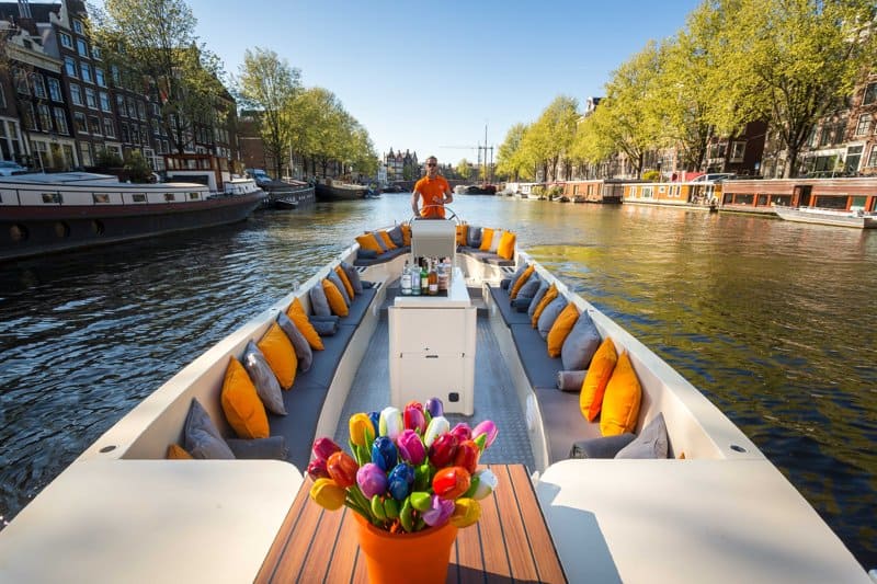 Green Marine boot van voorkant Green Marine boot van binnen voorkant