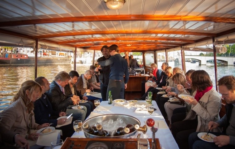Salonboot Old Queen Aemstelland 4 Salonboot Old Queen binnen borrelboot