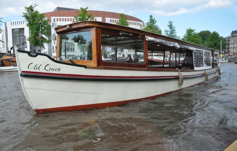 Salonboot Old Queen Aemstelland Salonboot Old Queen op het water overdekt