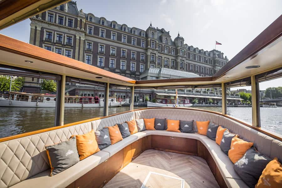 Titanic met open dak Titanic met open dak
