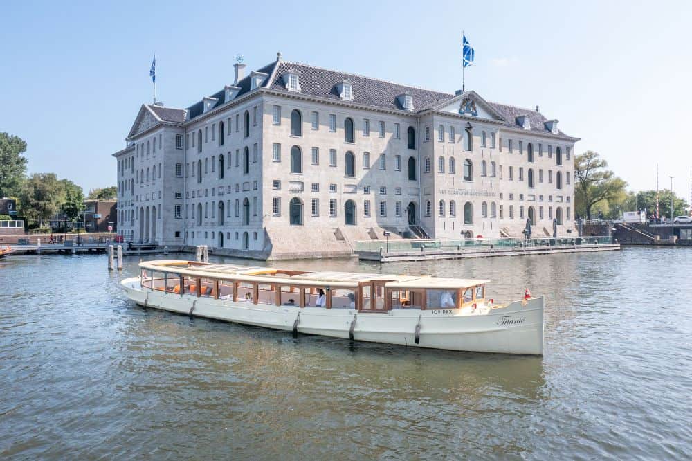 Salonboot Titanic tijdens rondvaart voor scheepvaartmuseum zl 1000p 1 Salonboot Titanic Bootuitjes