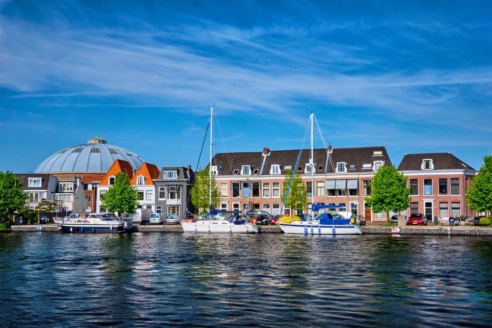 Varen door de grachten van Haarlem Haarlemse gracht het Spaarne
