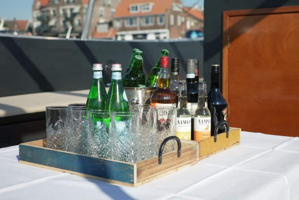Drankjes op de boot Drankjes op de boot in Volendam