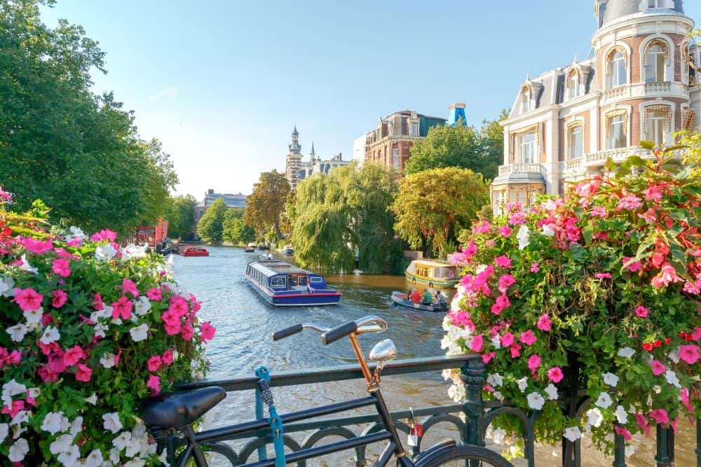 Varen grachten Amsterdam Varen door de grachten van Amsterdam