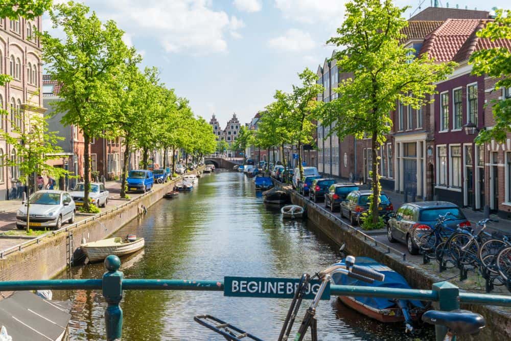 Begijnebrug over de oudste gracht Haarlem Begijnebrug over oudste gracht Haarlem