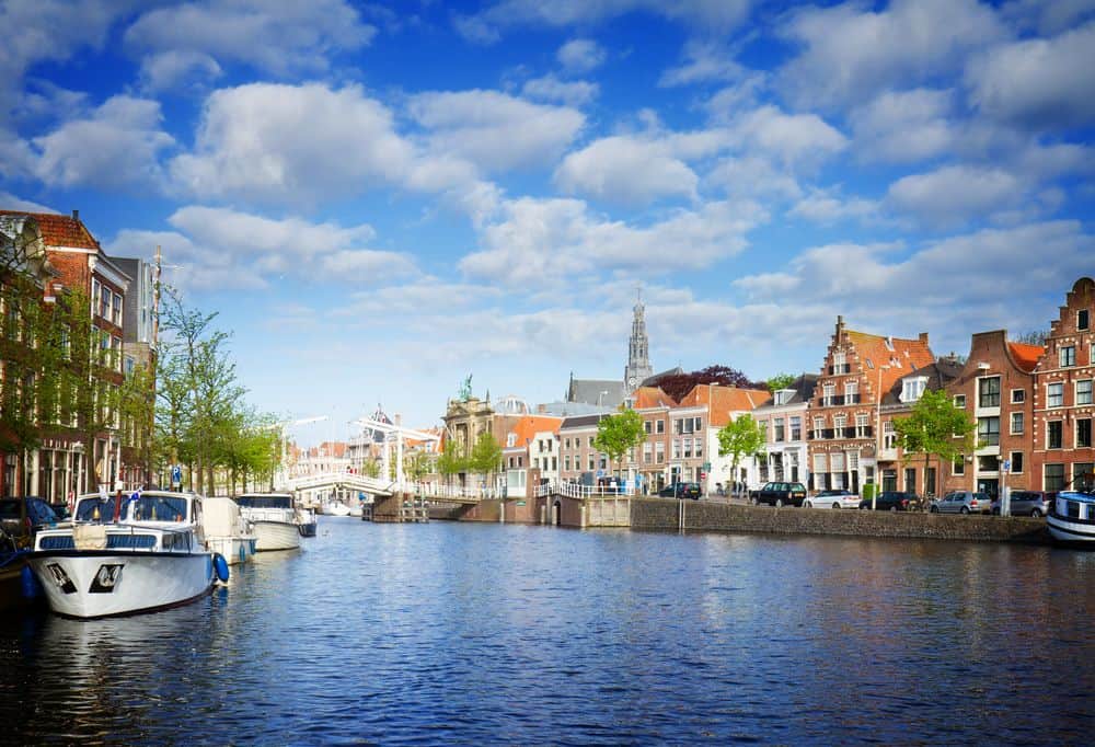 Oude gracht Haarlem De oude gracht in Haarlem