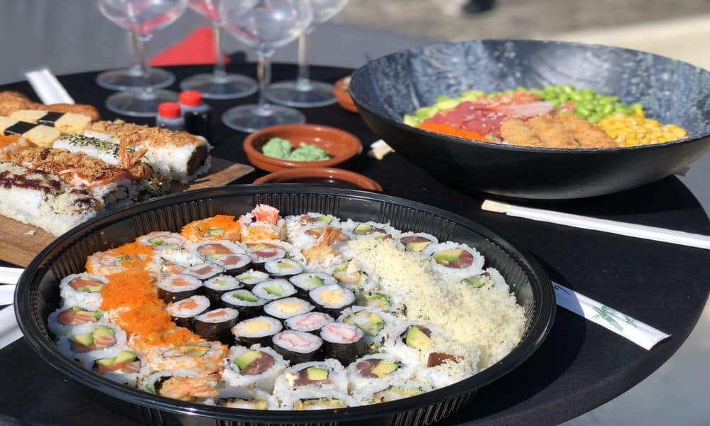 Sushi en Pokebowl boot Haarlem Sushi op een luxe sloep