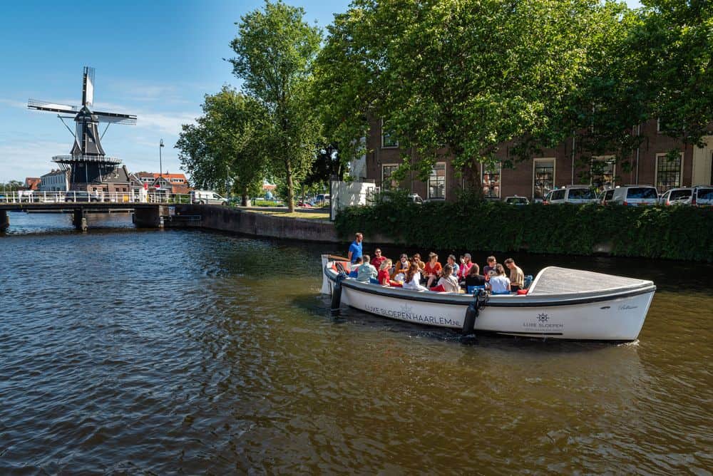 Varen grachten Haarlem Teambuilding 1 Teambuilding Haarlem op de boot