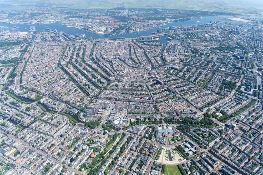 Amsterdamse grachten van bovenaf Grachten van bovenaf
