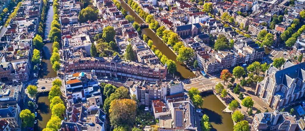 Grachten Amsterdam 1 e1692611467999 Boot Huren Amsterdam