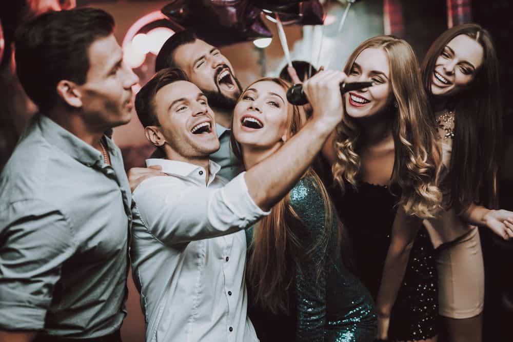 Teambuilding karaoke Teambuilding activiteit karaoke