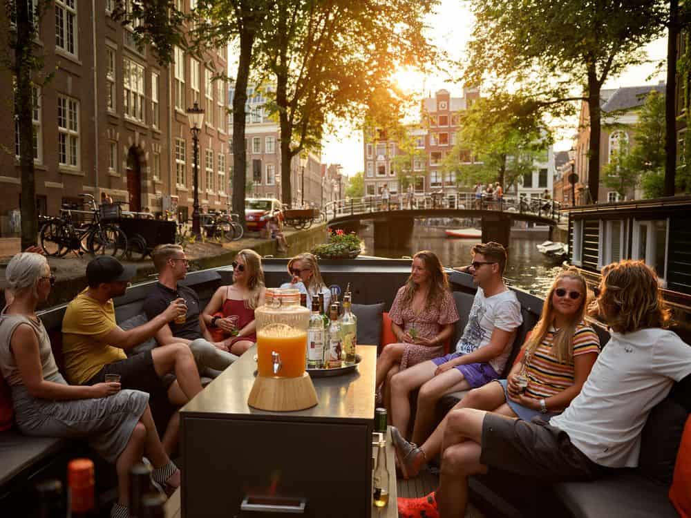 Varen door de grachten Amsterdam Varen door de grachten
