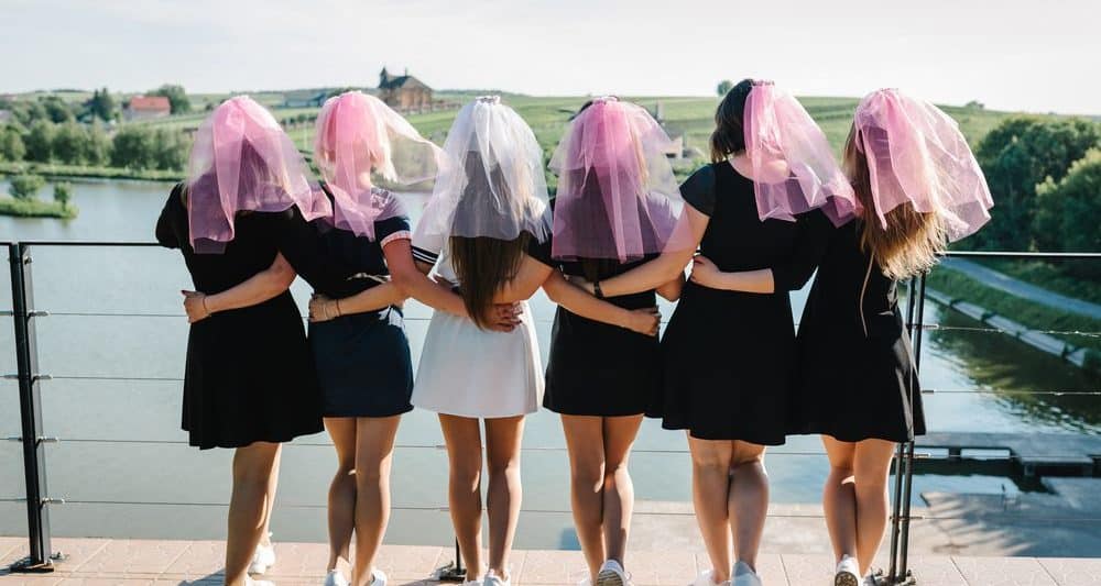 Vrijgezellenfeest Amsterdam vrouwen e1692616886762 Boot Huren Amsterdam