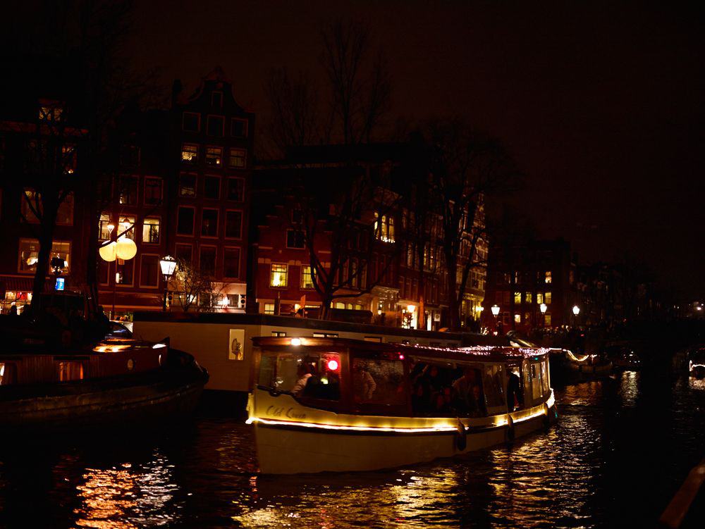 Avond rondvaart Avond rondvaart door de grachten
