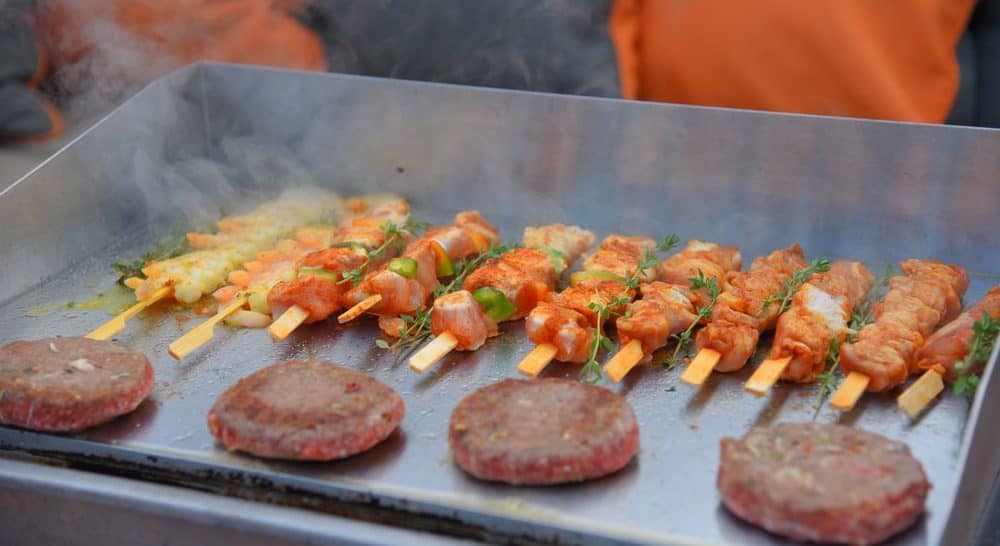 BBQ bedrijfsuitje e1695388508277 BBQ op een boot