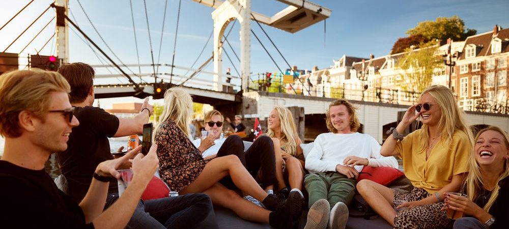 Bedrijfsuitje organiseren e1693823688404 Boot Huren Amsterdam