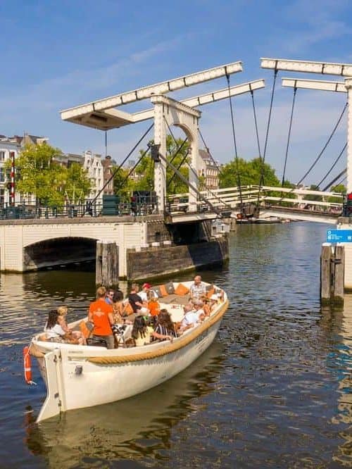 Magere brug edited Varen over de grachten in Amsterdam