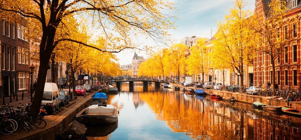 Amsterdam in de hersft Boot Huren Amsterdam
