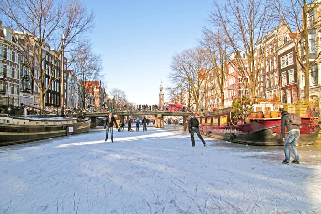 Schaatsen over de grachten Amsterdam Schaatsen over de grachten in Amsterdam