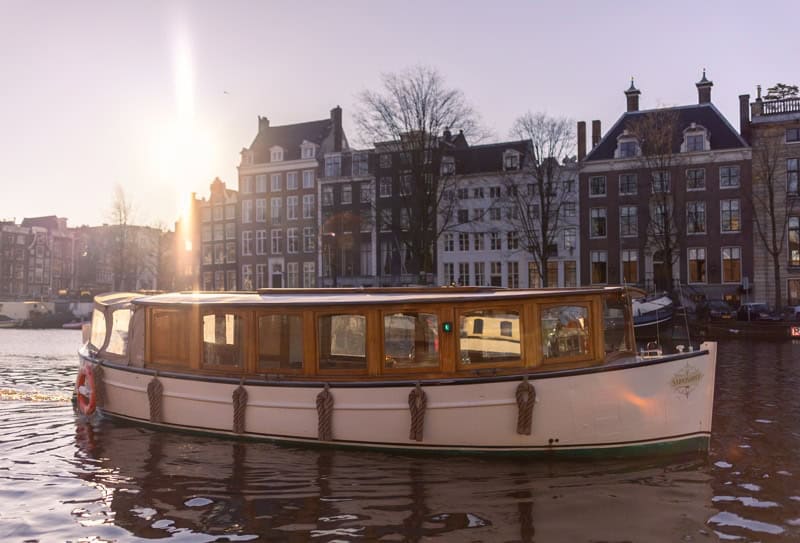 Saloonsloep boot 3 Saloonsloep boot Amsterdam